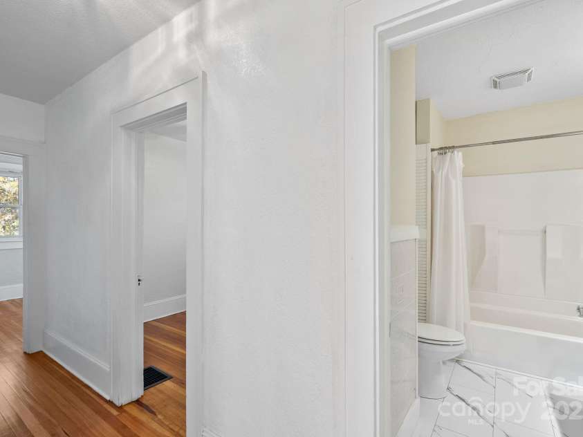 100 West Street, Asheville, NC 28801.  MLS# CAR4318906, YatesRealty ID 24461. 