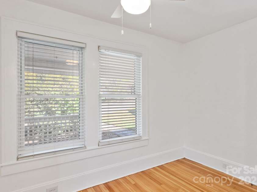 100 West Street, Asheville, NC 28801.  MLS# CAR4318906, YatesRealty ID 24461. 