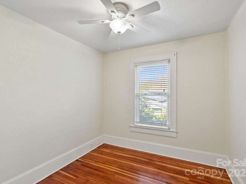 100 West Street, Asheville, NC 28801.  MLS# CAR4318906, YatesRealty ID 24461. 