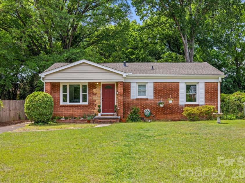 2242 Markham Court, Charlotte, NC 28205.  MLS# CAR4377565, YatesRealty ID 24461. 