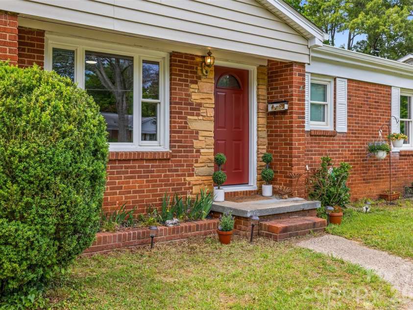 2242 Markham Court, Charlotte, NC 28205.  MLS# CAR4377565, YatesRealty ID 24461. 