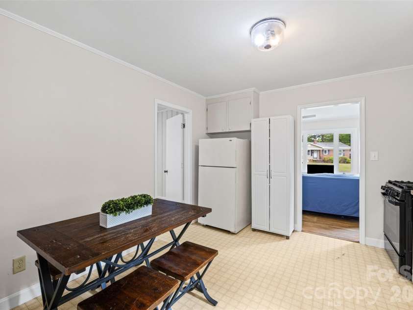 2242 Markham Court, Charlotte, NC 28205.  MLS# CAR4377565, YatesRealty ID 24461. 