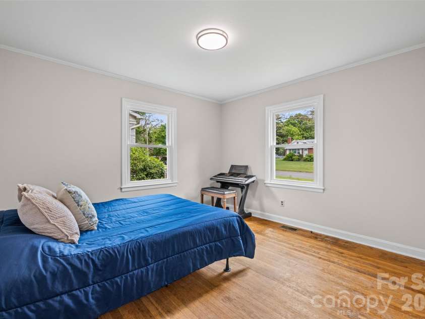 2242 Markham Court, Charlotte, NC 28205.  MLS# CAR4377565, YatesRealty ID 24461. 
