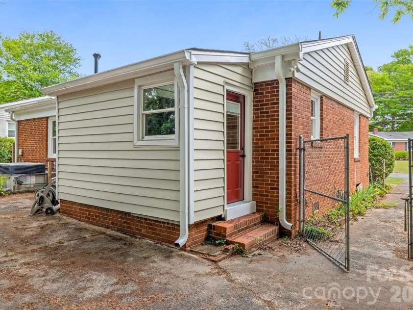 2242 Markham Court, Charlotte, NC 28205.  MLS# CAR4377565, YatesRealty ID 24461. 