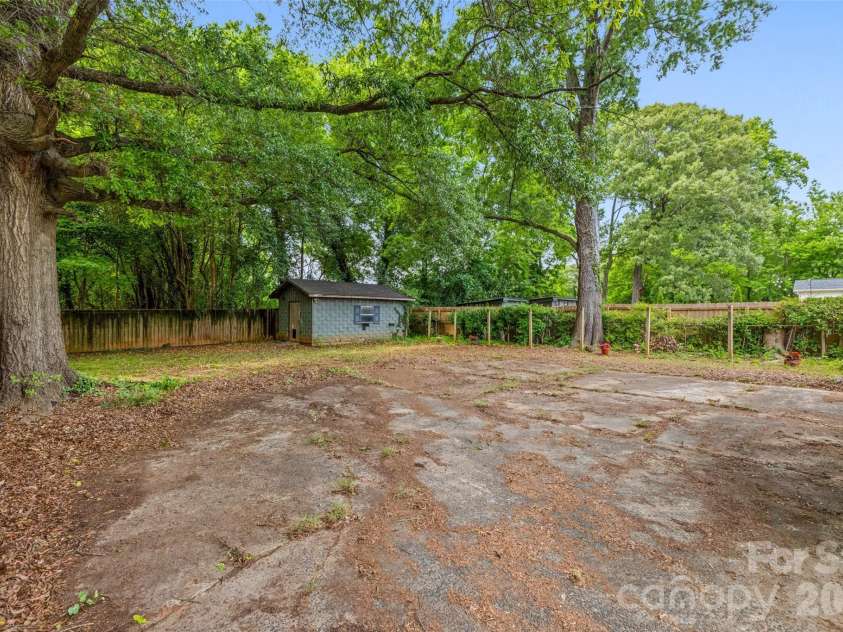 2242 Markham Court, Charlotte, NC 28205.  MLS# CAR4377565, YatesRealty ID 24461. 