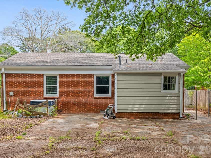 2242 Markham Court, Charlotte, NC 28205.  MLS# CAR4377565, YatesRealty ID 24461. 
