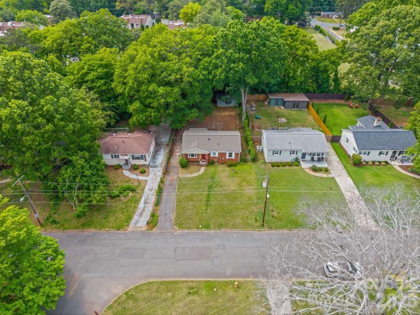 2242 Markham Court, Charlotte, NC 28205.  MLS# CAR4377565, YatesRealty ID 24461. 