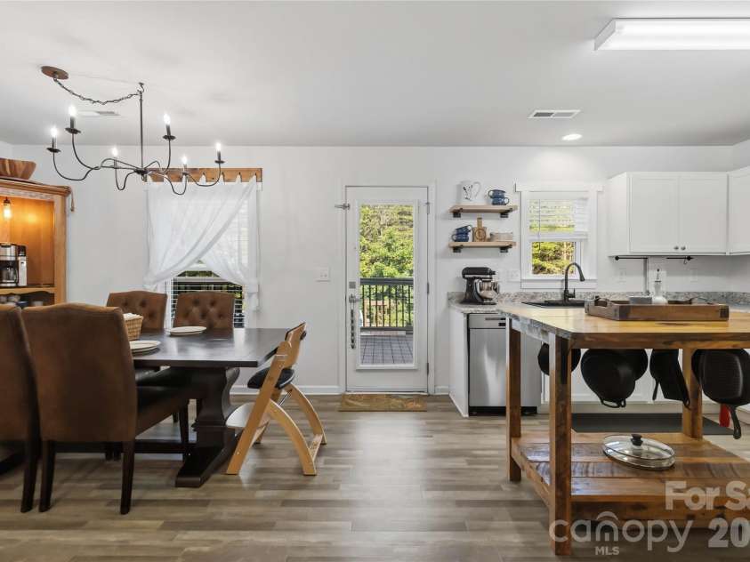 2220 Pinnacle View Drive, Kings Mountain, NC 28086.  MLS# CAR4378422, YatesRealty ID 24462. 
