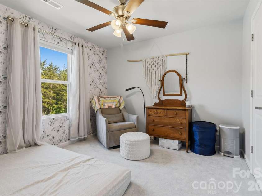 2220 Pinnacle View Drive, Kings Mountain, NC 28086.  MLS# CAR4378422, YatesRealty ID 24462. 