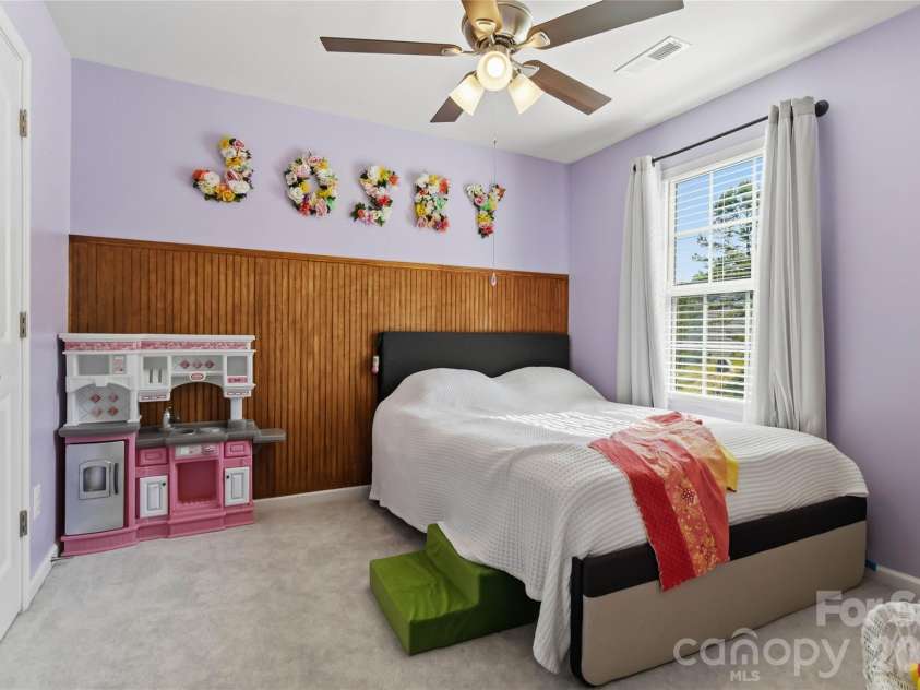 2220 Pinnacle View Drive, Kings Mountain, NC 28086.  MLS# CAR4378422, YatesRealty ID 24462. 