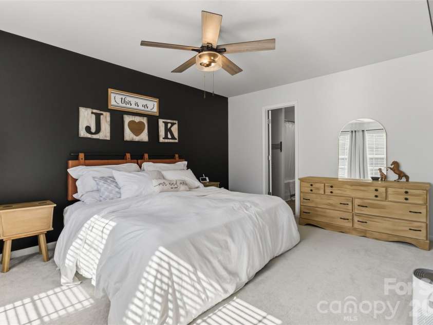 2220 Pinnacle View Drive, Kings Mountain, NC 28086.  MLS# CAR4378422, YatesRealty ID 24462. 