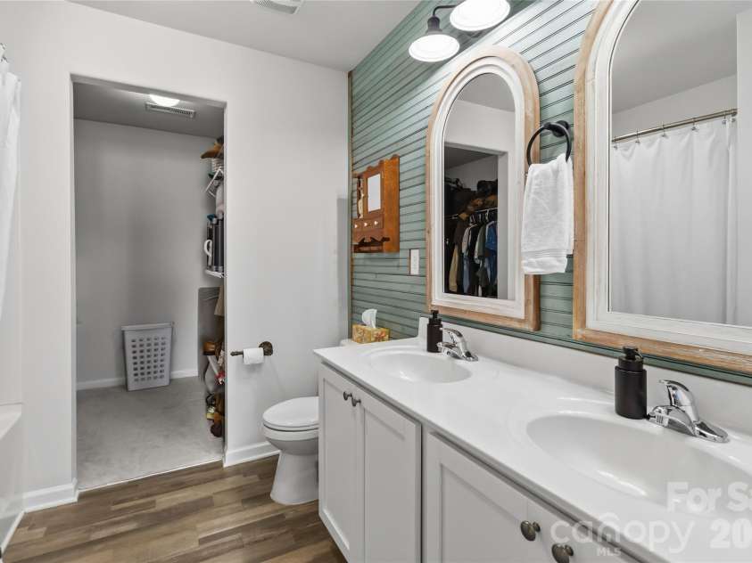 2220 Pinnacle View Drive, Kings Mountain, NC 28086.  MLS# CAR4378422, YatesRealty ID 24462. 