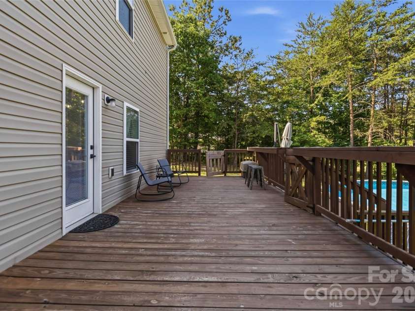 2220 Pinnacle View Drive, Kings Mountain, NC 28086.  MLS# CAR4378422, YatesRealty ID 24462. 