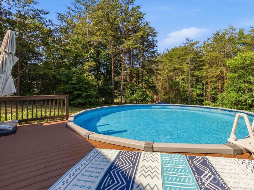 2220 Pinnacle View Drive, Kings Mountain, NC 28086.  MLS# CAR4378422, YatesRealty ID 24462. 