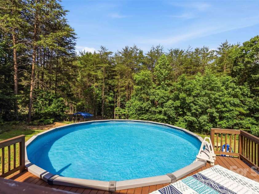 2220 Pinnacle View Drive, Kings Mountain, NC 28086.  MLS# CAR4378422, YatesRealty ID 24462. 