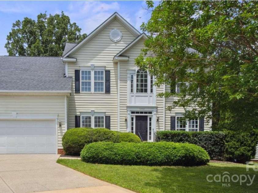 9954 Mitchell Glen Drive, Charlotte, NC 28277.  MLS# CAR4273008, YatesRealty ID 24463. 