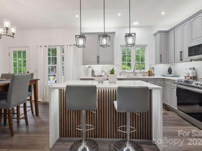 9954 Mitchell Glen Drive, Charlotte, NC 28277.  MLS# CAR4273008, YatesRealty ID 24463. 