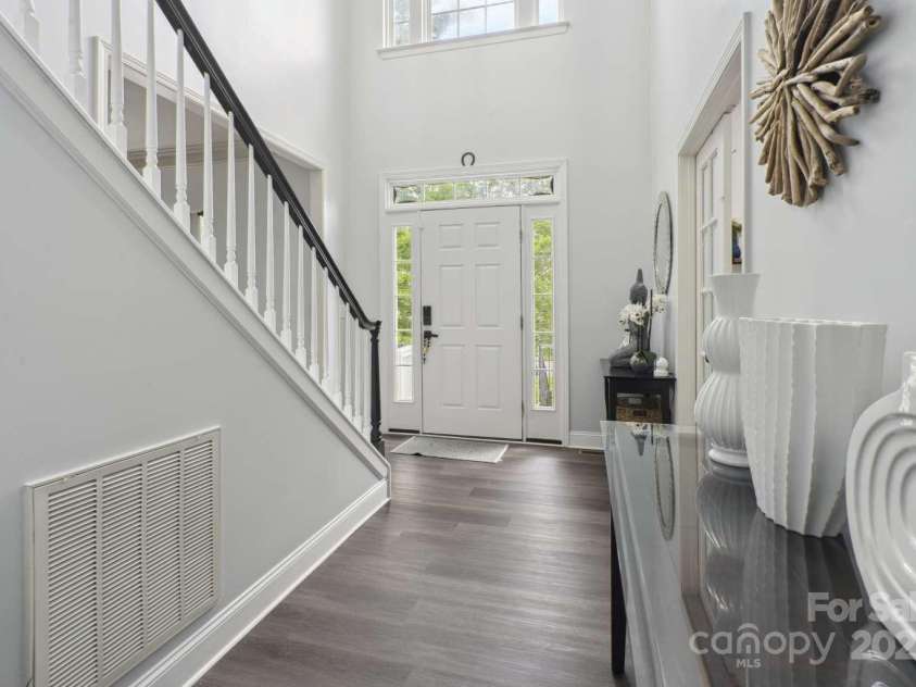 9954 Mitchell Glen Drive, Charlotte, NC 28277.  MLS# CAR4273008, YatesRealty ID 24463. 