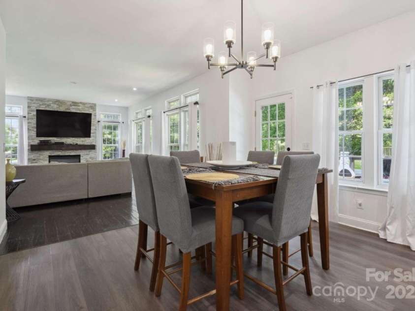 9954 Mitchell Glen Drive, Charlotte, NC 28277.  MLS# CAR4273008, YatesRealty ID 24463. 