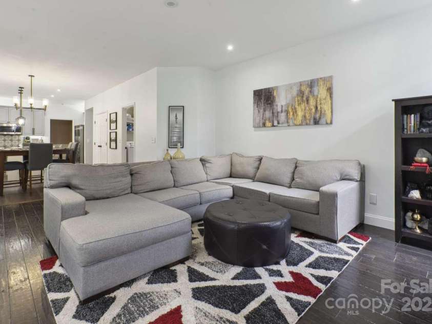 9954 Mitchell Glen Drive, Charlotte, NC 28277.  MLS# CAR4273008, YatesRealty ID 24463. 