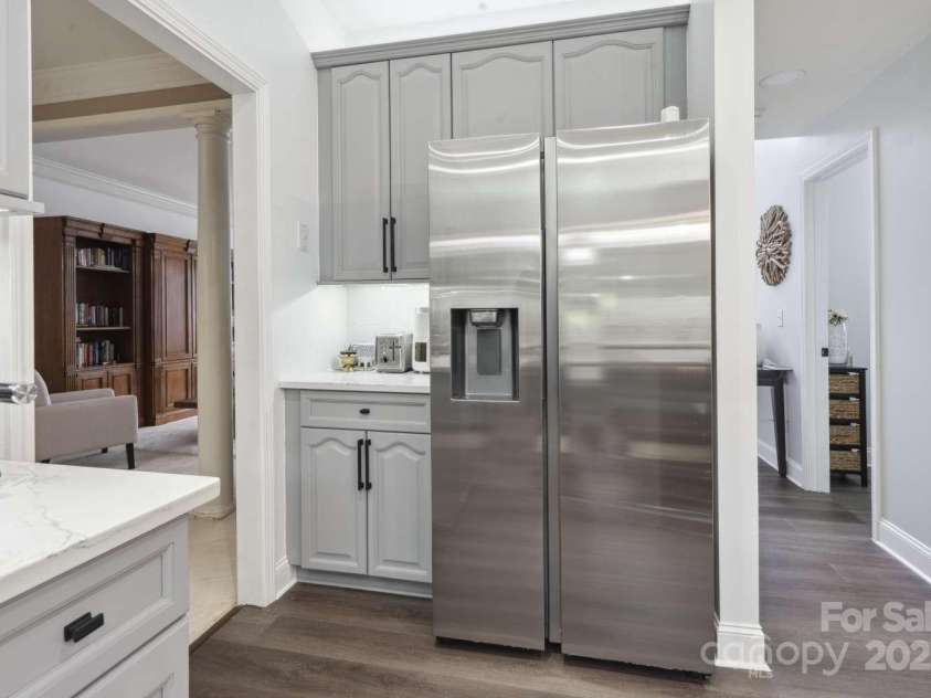 9954 Mitchell Glen Drive, Charlotte, NC 28277.  MLS# CAR4273008, YatesRealty ID 24463. 