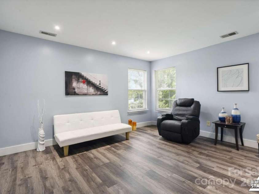 9954 Mitchell Glen Drive, Charlotte, NC 28277.  MLS# CAR4273008, YatesRealty ID 24463. 