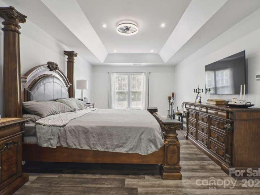 9954 Mitchell Glen Drive, Charlotte, NC 28277.  MLS# CAR4273008, YatesRealty ID 24463. 