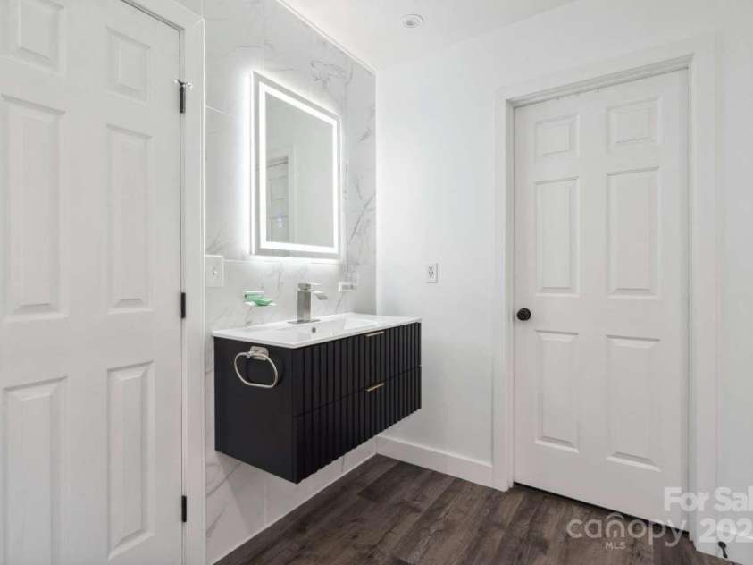 9954 Mitchell Glen Drive, Charlotte, NC 28277.  MLS# CAR4273008, YatesRealty ID 24463. 