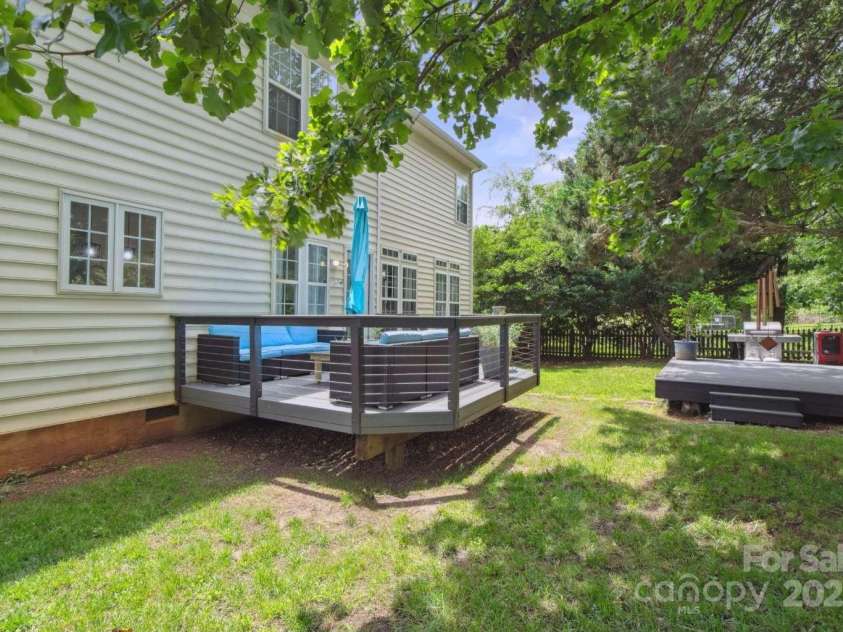 9954 Mitchell Glen Drive, Charlotte, NC 28277.  MLS# CAR4273008, YatesRealty ID 24463. 