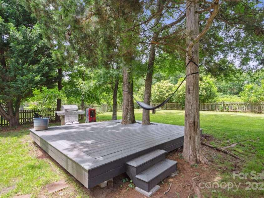 9954 Mitchell Glen Drive, Charlotte, NC 28277.  MLS# CAR4273008, YatesRealty ID 24463. 