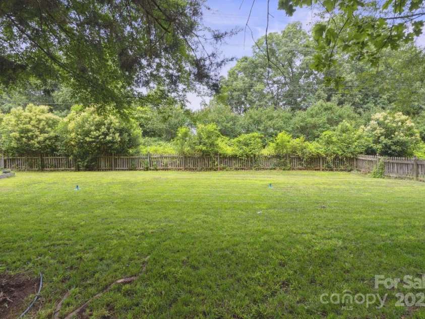 9954 Mitchell Glen Drive, Charlotte, NC 28277.  MLS# CAR4273008, YatesRealty ID 24463. 