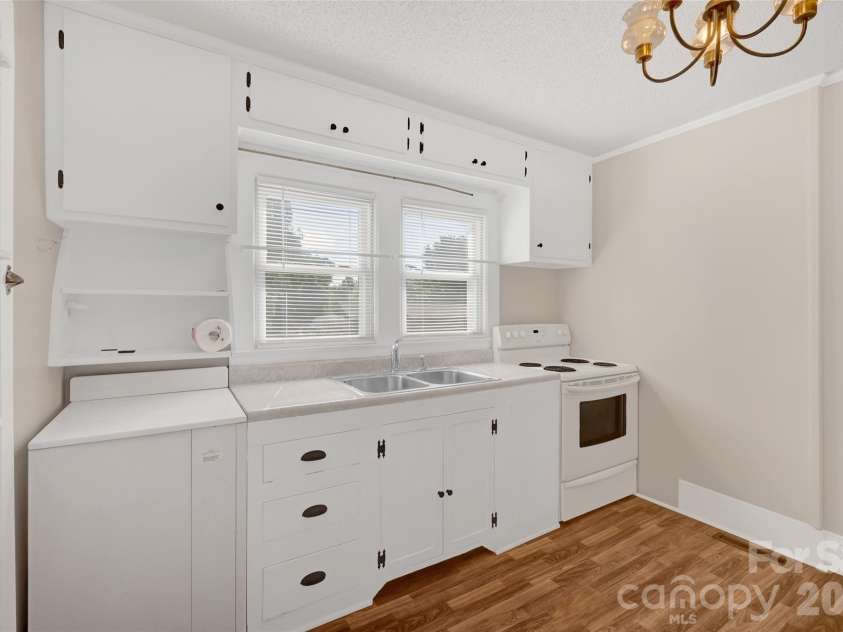 320 Cook Street, Mooresville, NC 28115.  MLS# CAR4382222, YatesRealty ID 24464. 