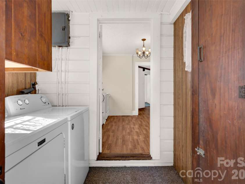 320 Cook Street, Mooresville, NC 28115.  MLS# CAR4382222, YatesRealty ID 24464. 