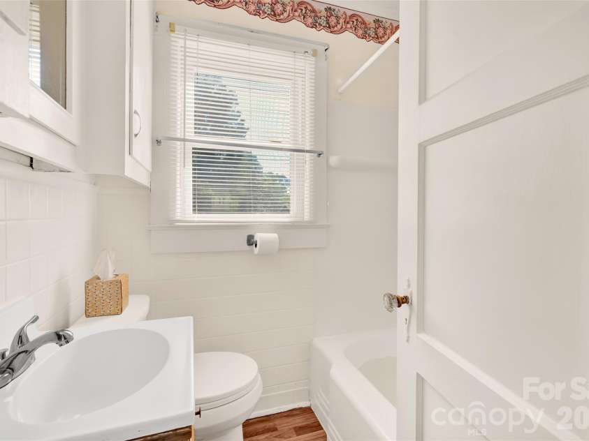320 Cook Street, Mooresville, NC 28115.  MLS# CAR4382222, YatesRealty ID 24464. 