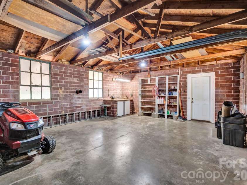 320 Cook Street, Mooresville, NC 28115.  MLS# CAR4382222, YatesRealty ID 24464. 