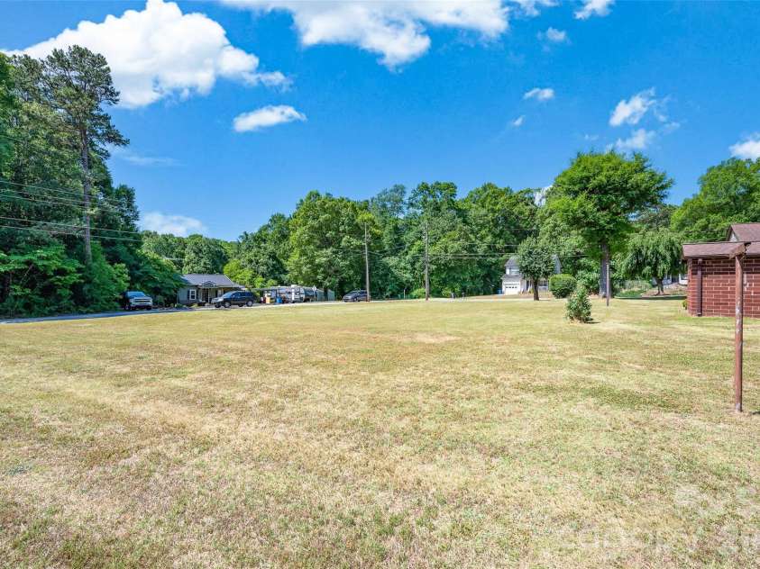 320 Cook Street, Mooresville, NC 28115.  MLS# CAR4382222, YatesRealty ID 24464. Additional .37 acre lot available next door.