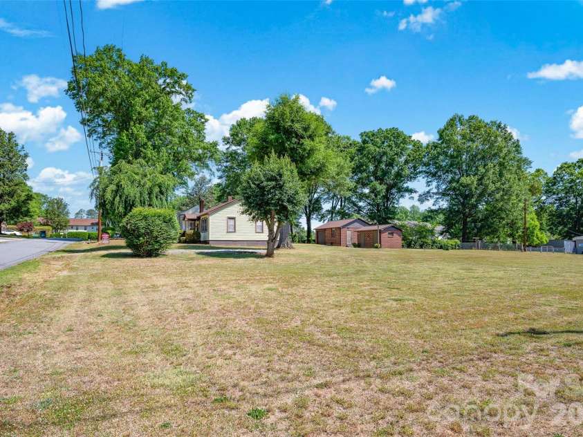 320 Cook Street, Mooresville, NC 28115.  MLS# CAR4382222, YatesRealty ID 24464. Additional corner lot available to the right