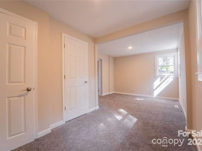 137 Woodlawn Drive, Statesville, NC 28677.  MLS# CAR4325994, YatesRealty ID 24465. 