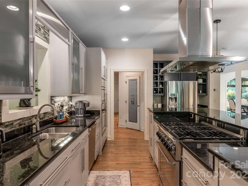 300 White Pine Drive, Hendersonville, NC 28739.  MLS# CAR4276487, YatesRealty ID 24466. 