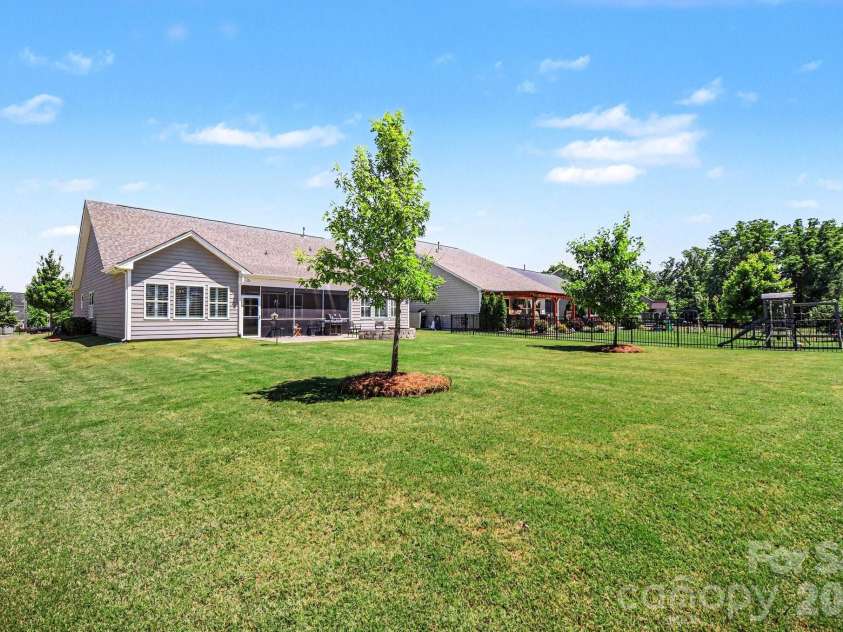 3100 Winged Teal Court, Belmont, NC 28012.  MLS# CAR4380600, YatesRealty ID 24466. 
