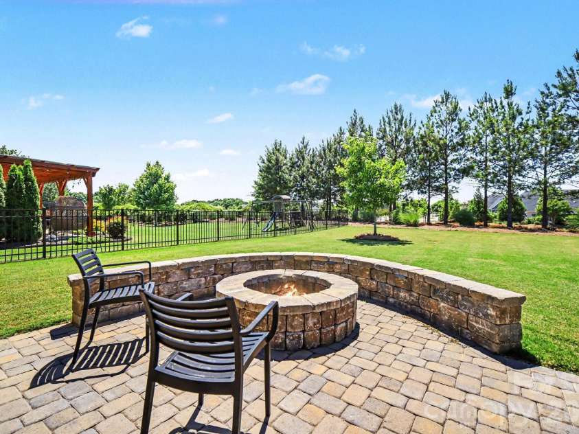 3100 Winged Teal Court, Belmont, NC 28012.  MLS# CAR4380600, YatesRealty ID 24466. 