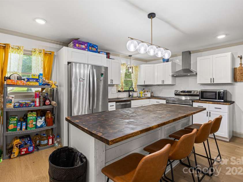 1520 Calder Lane, Clover, SC 29710.  MLS# CAR4277849, YatesRealty ID 24467. Kitchen