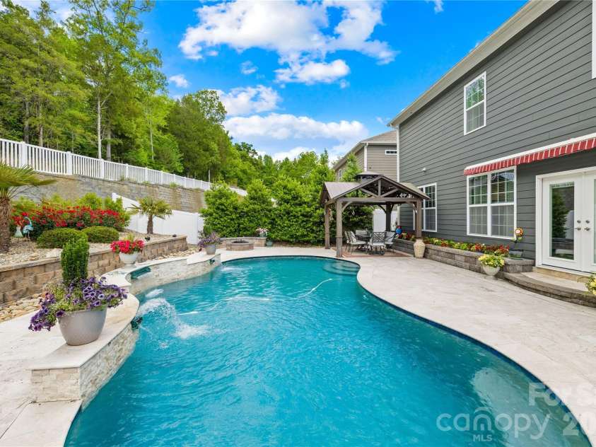 184 Chance Road, Mooresville, NC 28115.  MLS# CAR4362746, YatesRealty ID 24467. 