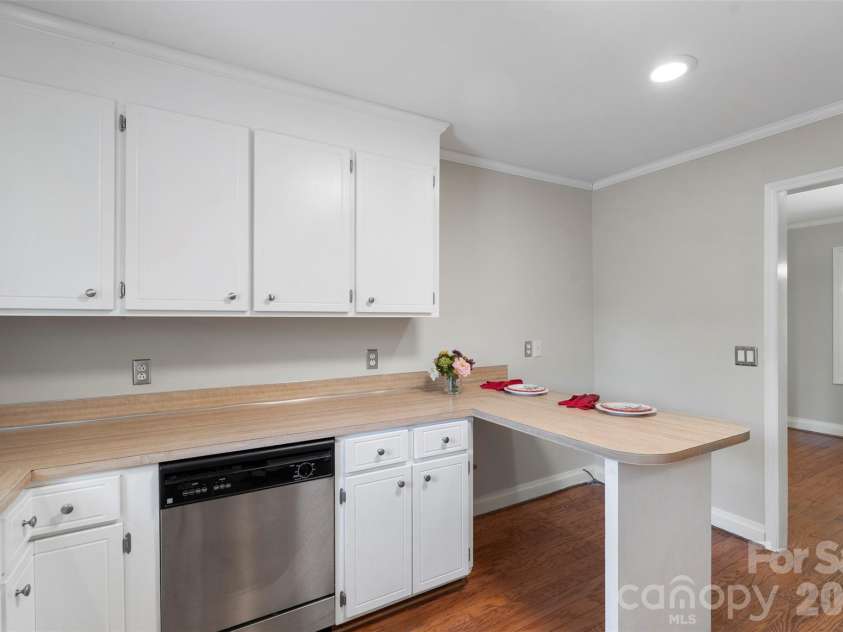 1152 Crestmont Drive, Concord, NC 28025.  MLS# CAR4384071, YatesRealty ID 24468. 