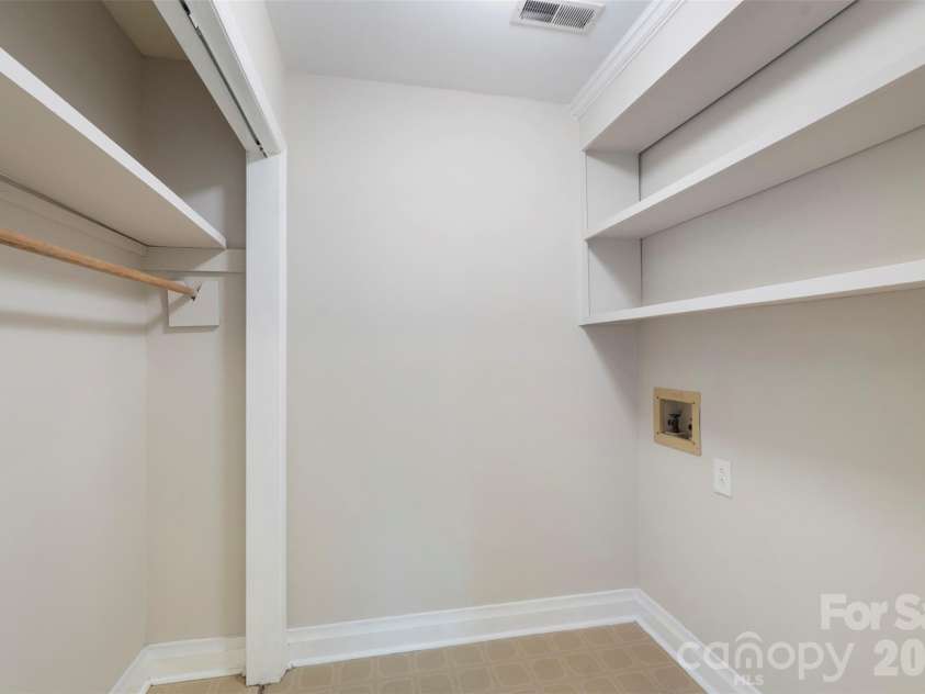 1152 Crestmont Drive, Concord, NC 28025.  MLS# CAR4384071, YatesRealty ID 24468. 