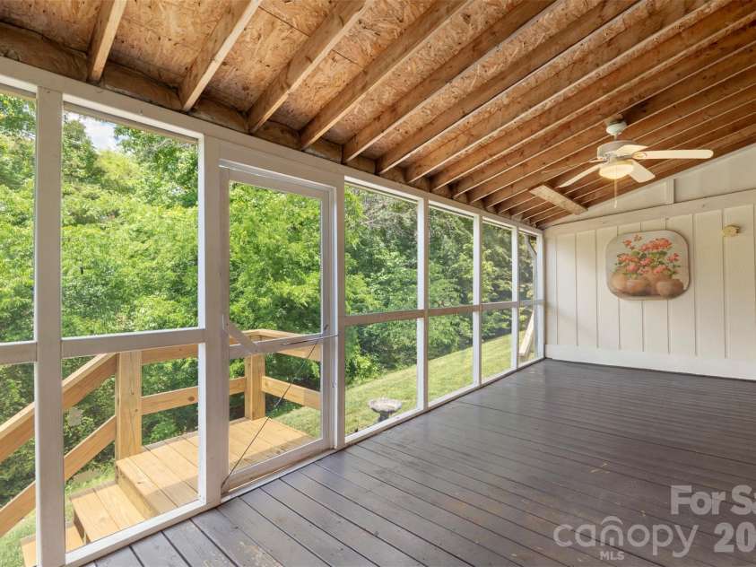 1152 Crestmont Drive, Concord, NC 28025.  MLS# CAR4384071, YatesRealty ID 24468. 
