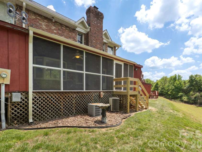 1152 Crestmont Drive, Concord, NC 28025.  MLS# CAR4384071, YatesRealty ID 24468. 