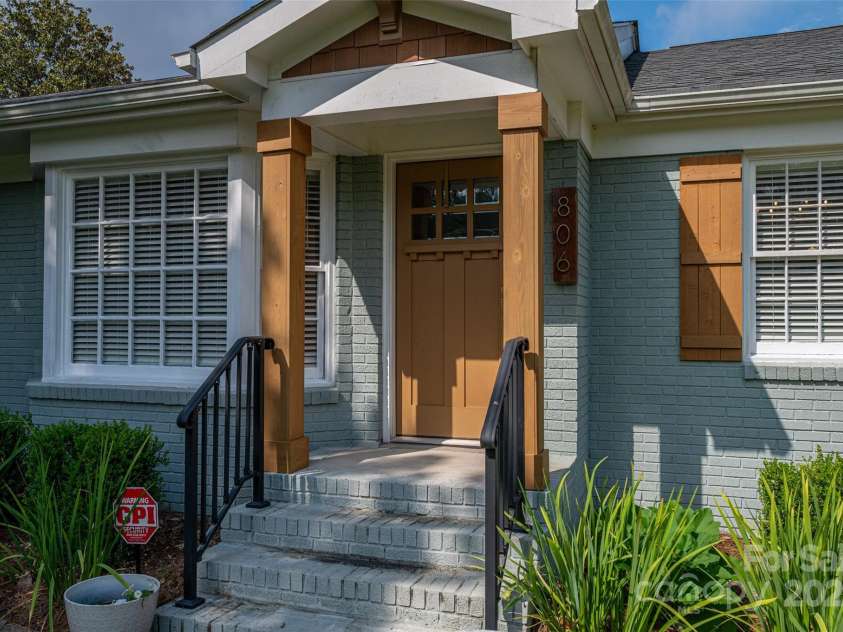 806 South Point Road, Belmont, NC 28012.  MLS# CAR4276797, YatesRealty ID 24468. 