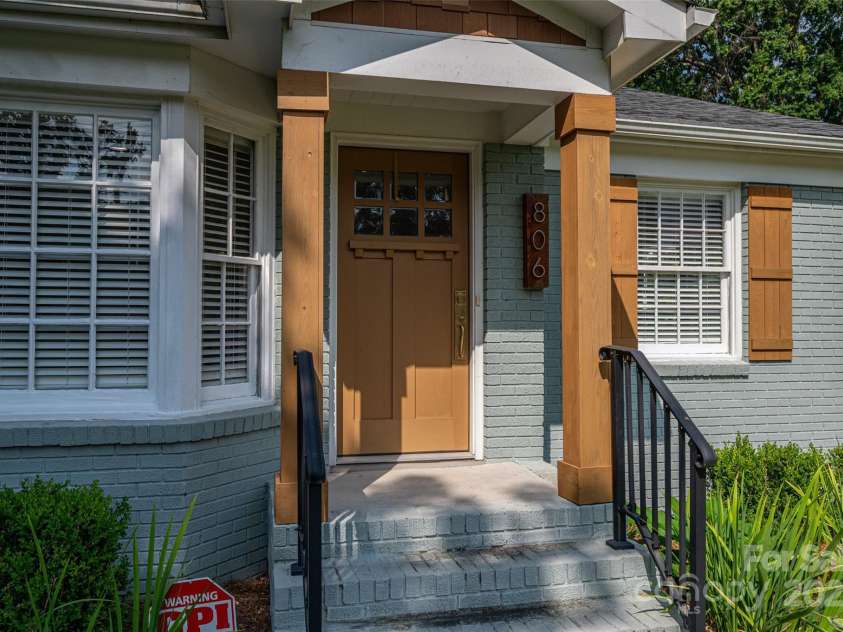 806 South Point Road, Belmont, NC 28012.  MLS# CAR4276797, YatesRealty ID 24468. 