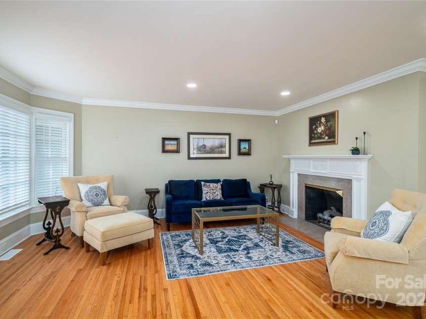 806 South Point Road, Belmont, NC 28012.  MLS# CAR4276797, YatesRealty ID 24468. 